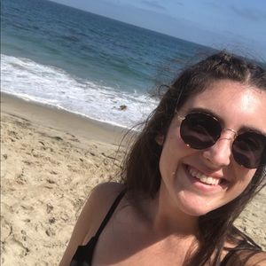 Meet your Posher, Brittney